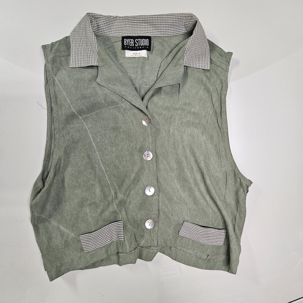 Byer Studio Sage Green Button-Front Crop Top